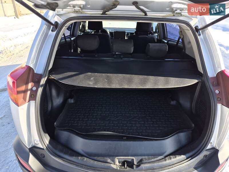 Внедорожник / Кроссовер Toyota RAV4 2013 в Ивано-Франковске