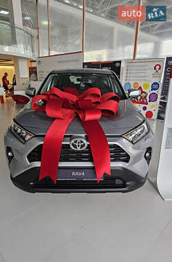 Внедорожник / Кроссовер Toyota RAV4 2023 в Львове