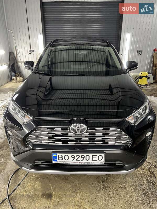 Внедорожник / Кроссовер Toyota RAV4 2019 в Тернополе