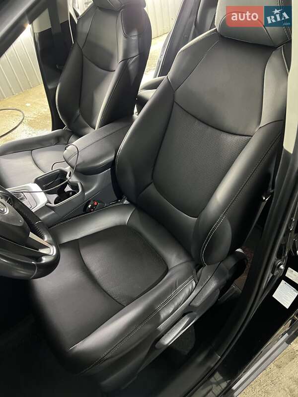 Внедорожник / Кроссовер Toyota RAV4 2019 в Тернополе