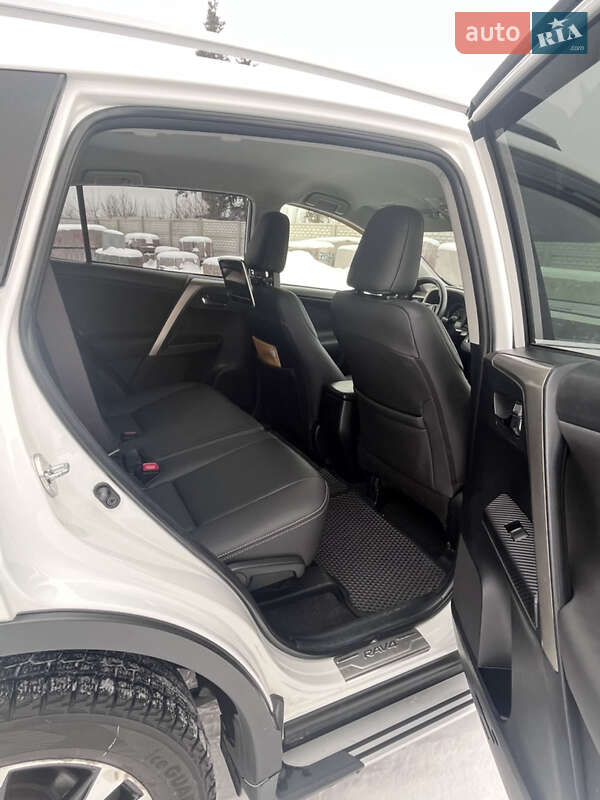 Внедорожник / Кроссовер Toyota RAV4 2014 в Житомире