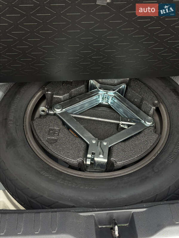 Внедорожник / Кроссовер Toyota RAV4 2020 в Киеве