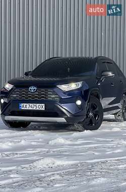 Позашляховик / Кросовер Toyota RAV4 2018 в Харкові