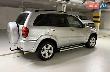 Позашляховик / Кросовер Toyota RAV4 2004 в Львові