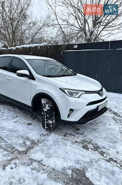 Позашляховик / Кросовер Toyota RAV4 2017 в Києві