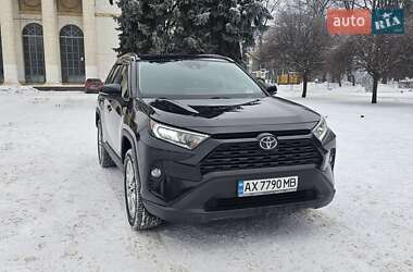 Позашляховик / Кросовер Toyota RAV4 2019 в Києві