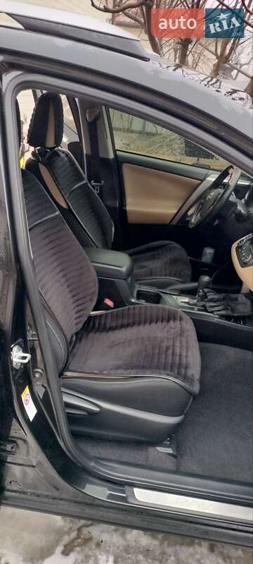 Позашляховик / Кросовер Toyota RAV4 2017 в Дніпрі