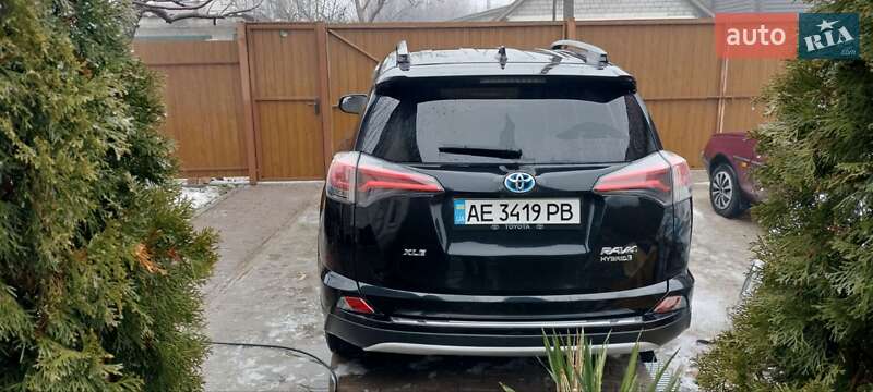 Позашляховик / Кросовер Toyota RAV4 2017 в Дніпрі