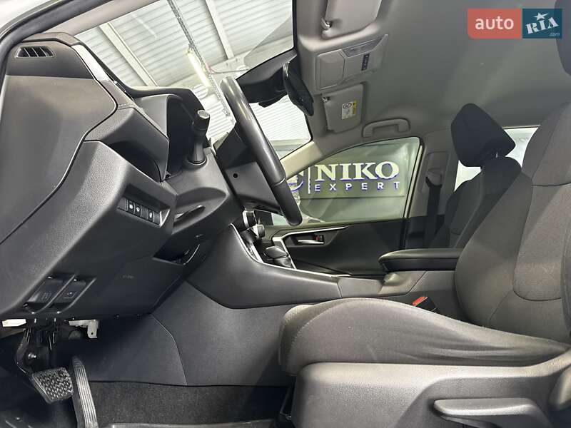 Внедорожник / Кроссовер Toyota RAV4 2022 в Киеве