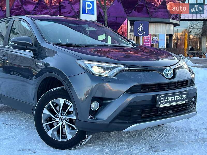 Внедорожник / Кроссовер Toyota RAV4 2016 в Киеве