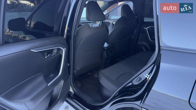 Внедорожник / Кроссовер Toyota RAV4 2022 в Киеве