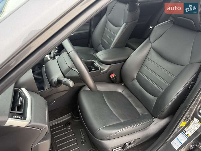 Внедорожник / Кроссовер Toyota RAV4 2022 в Киеве