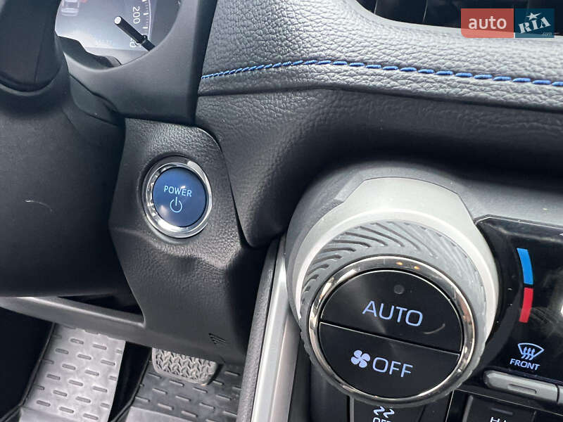 Внедорожник / Кроссовер Toyota RAV4 2020 в Киеве фото 32 Внедорожник / Кроссовер Toyota RAV4 2020 в Киеве