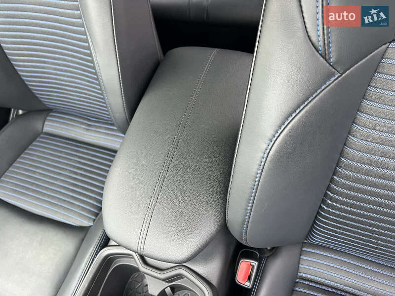 Внедорожник / Кроссовер Toyota RAV4 2020 в Киеве фото 40 Внедорожник / Кроссовер Toyota RAV4 2020 в Киеве