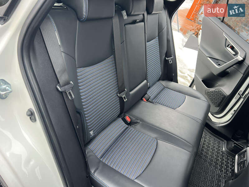 Внедорожник / Кроссовер Toyota RAV4 2020 в Киеве фото 50 Внедорожник / Кроссовер Toyota RAV4 2020 в Киеве