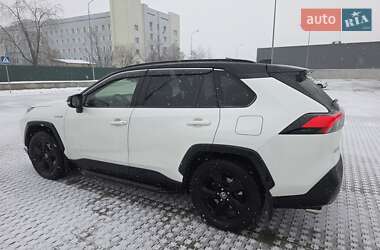 Внедорожник / Кроссовер Toyota RAV4 2021 в Киеве