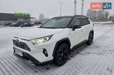 Внедорожник / Кроссовер Toyota RAV4 2021 в Киеве