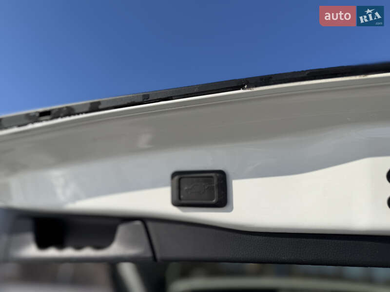 Внедорожник / Кроссовер Toyota RAV4 2022 в Киеве