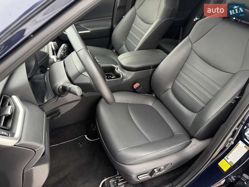 Внедорожник / Кроссовер Toyota RAV4 2023 в Киеве