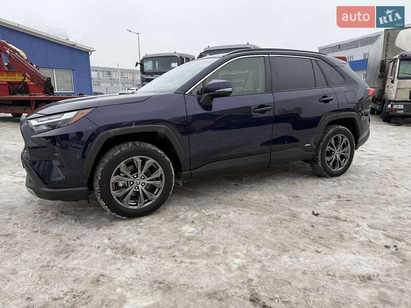 Внедорожник / Кроссовер Toyota RAV4 2023 в Киеве