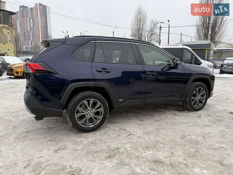 Внедорожник / Кроссовер Toyota RAV4 2023 в Киеве