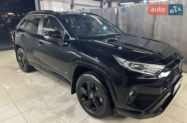 Внедорожник / Кроссовер Toyota RAV4 2020 в Киеве