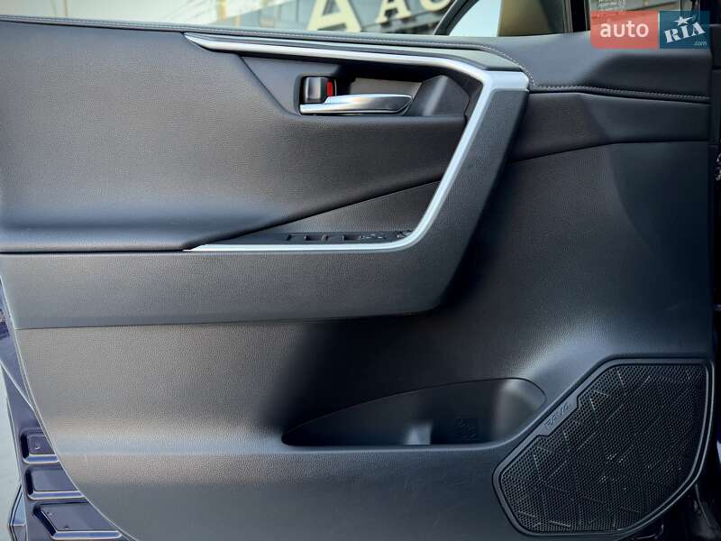 Внедорожник / Кроссовер Toyota RAV4 2019 в Киеве фото 26 Внедорожник / Кроссовер Toyota RAV4 2019 в Киеве