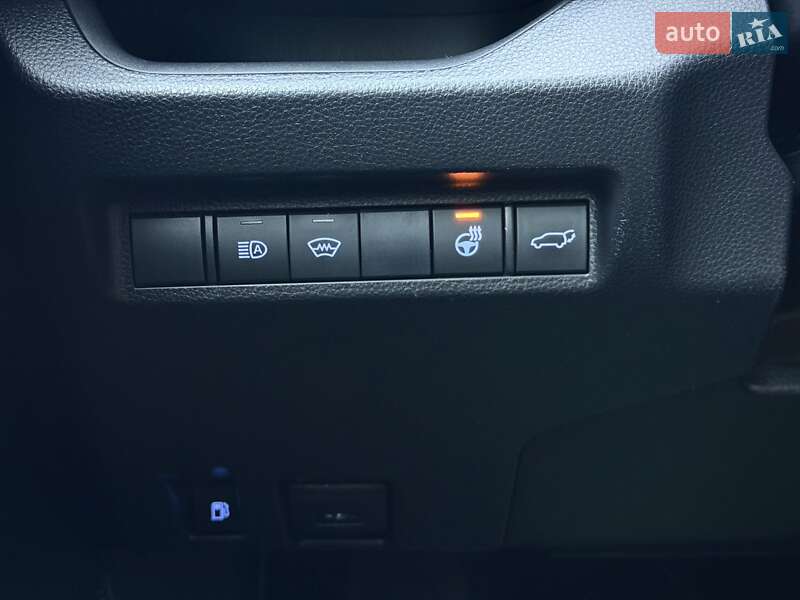 Внедорожник / Кроссовер Toyota RAV4 2019 в Киеве фото 42 Внедорожник / Кроссовер Toyota RAV4 2019 в Киеве