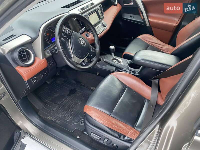 Внедорожник / Кроссовер Toyota RAV4 2013 в Житомире