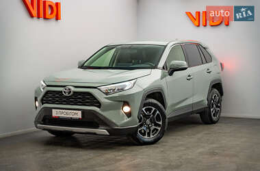 Позашляховик / Кросовер Toyota RAV4 2020 в Києві
