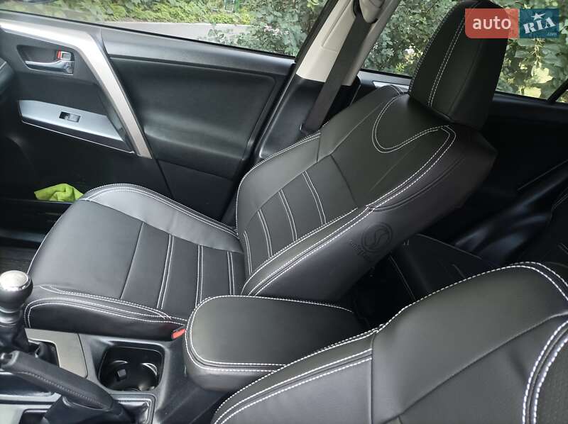 Внедорожник / Кроссовер Toyota RAV4 2018 в Киеве фото 30 Внедорожник / Кроссовер Toyota RAV4 2018 в Киеве