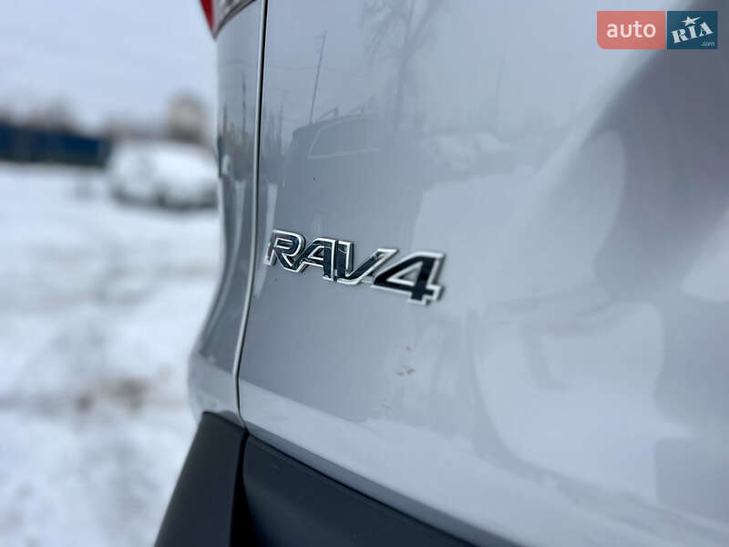 Внедорожник / Кроссовер Toyota RAV4 2024 в Киеве
