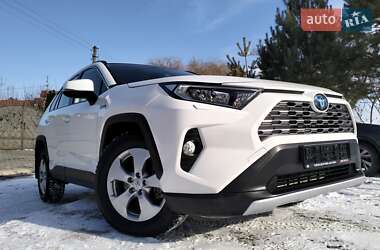 Позашляховик / Кросовер Toyota RAV4 2021 в Рівному