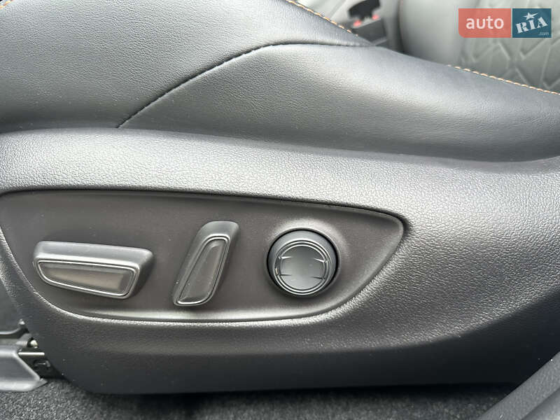 Позашляховик / Кросовер Toyota RAV4 2022 в Івано-Франківську