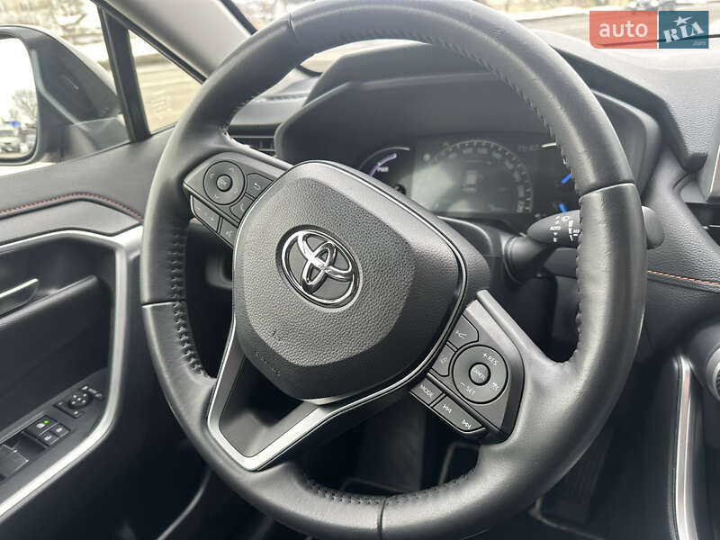 Позашляховик / Кросовер Toyota RAV4 2022 в Івано-Франківську