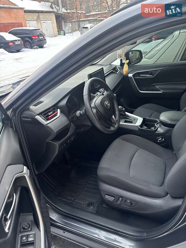 Внедорожник / Кроссовер Toyota RAV4 2021 в Хмельницком