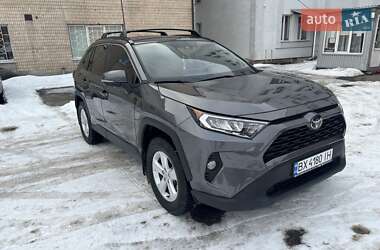 Внедорожник / Кроссовер Toyota RAV4 2021 в Хмельницком