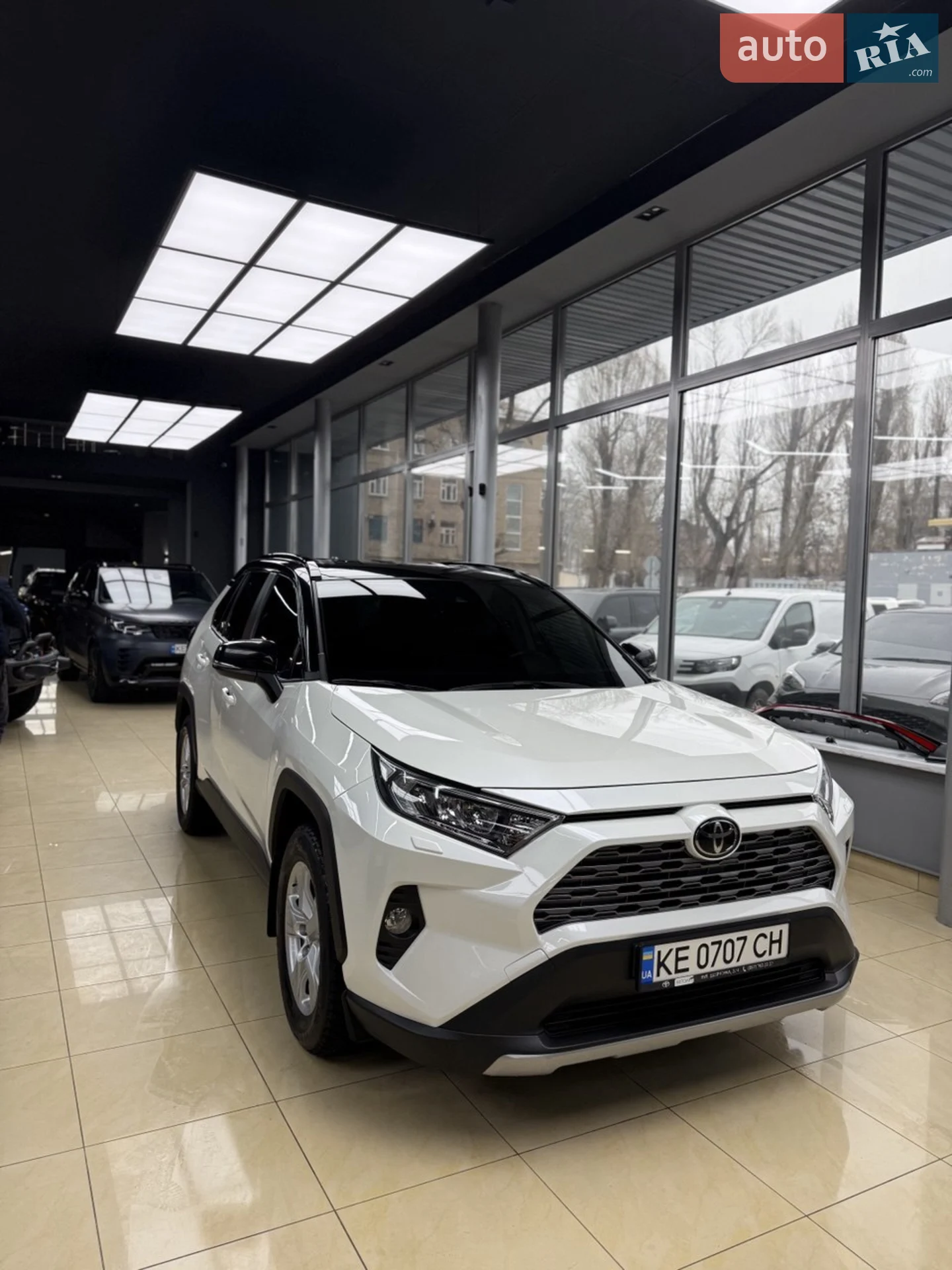 2020 Toyota RAV 4 - фото 1
