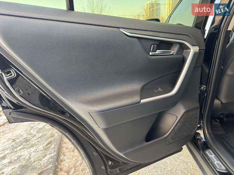 Внедорожник / Кроссовер Toyota RAV4 2022 в Киеве фото 32 Внедорожник / Кроссовер Toyota RAV4 2022 в Киеве