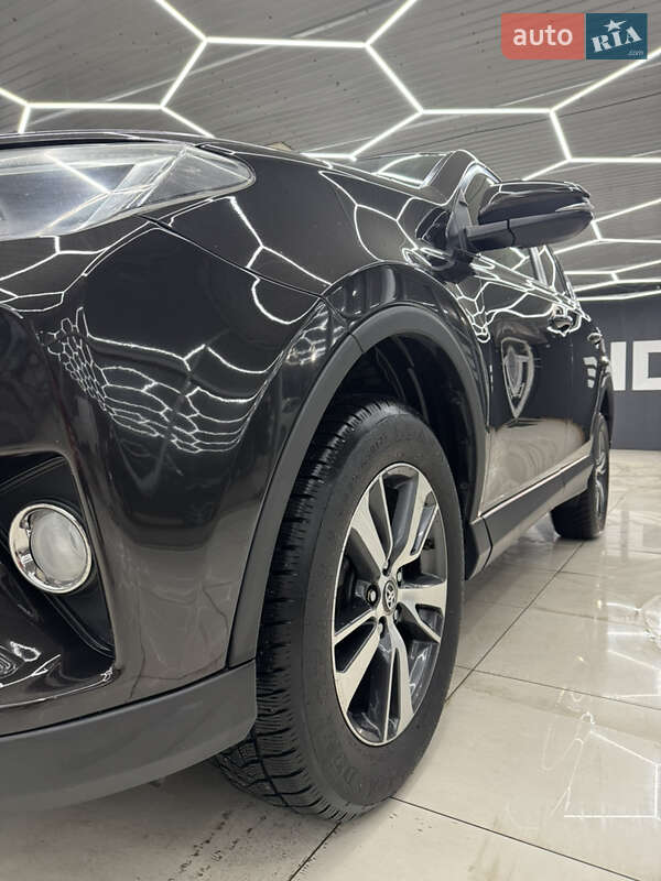 Внедорожник / Кроссовер Toyota RAV4 2016 в Днепре