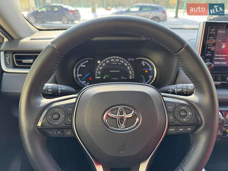 Внедорожник / Кроссовер Toyota RAV4 2021 в Киеве