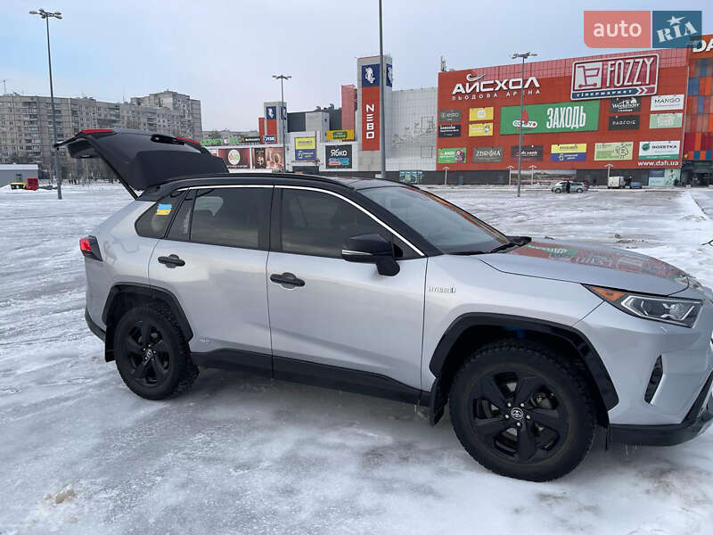 Внедорожник / Кроссовер Toyota RAV4 2019 в Харькове