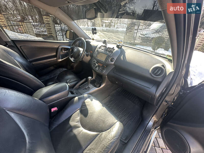 Внедорожник / Кроссовер Toyota RAV4 2010 в Тернополе