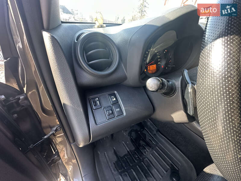 Внедорожник / Кроссовер Toyota RAV4 2010 в Тернополе