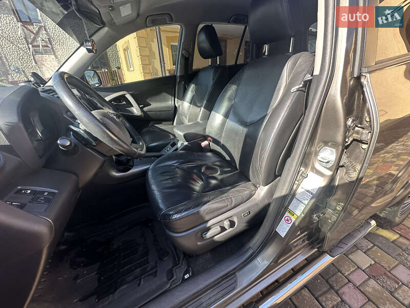 Внедорожник / Кроссовер Toyota RAV4 2010 в Тернополе