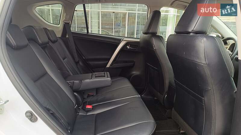 Внедорожник / Кроссовер Toyota RAV4 2013 в Киеве