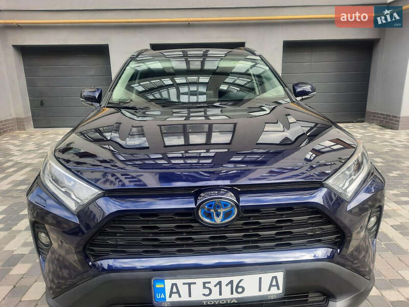 Внедорожник / Кроссовер Toyota RAV4 2019 в Ивано-Франковске