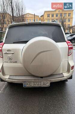Внедорожник / Кроссовер Toyota RAV4 2012 в Киеве