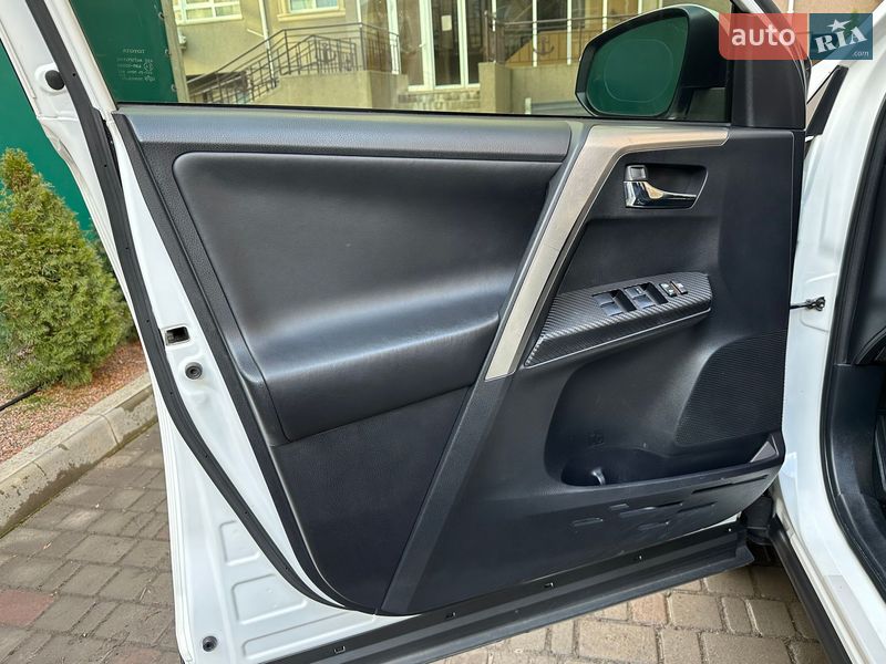 Позашляховик / Кросовер Toyota RAV4 2013 в Одесі