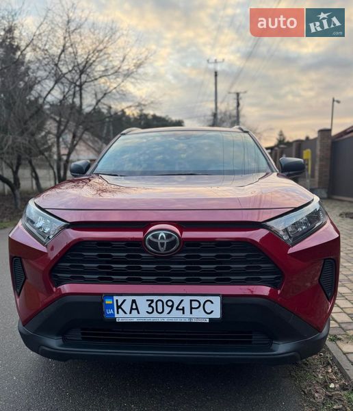 Внедорожник / Кроссовер Toyota RAV4 2018 в Киеве